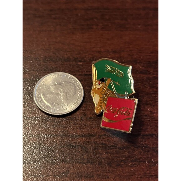 Vintage 1988 Seoul Olympics Coca Cola Hodori Tiger Saudi Arabia Flag Lapel‎ Pin - Picture 2 of 3